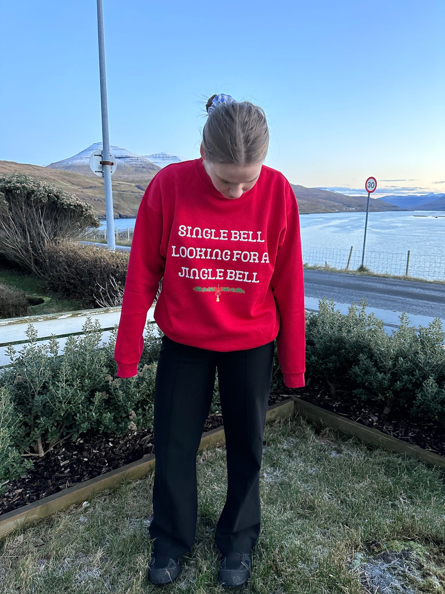 "Single bell" sweatshirt.